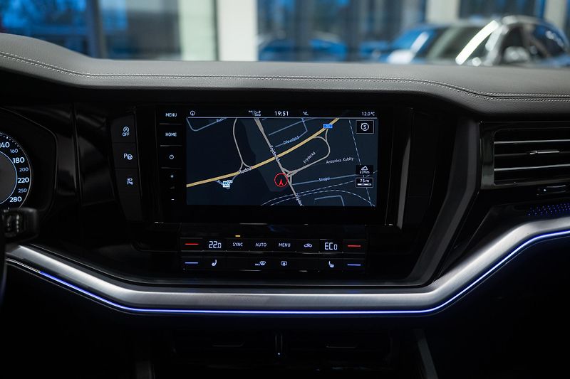 Volkswagen Touareg (2022) 3.0TDI 210KW 4X4 1ČR NOVÁ CENA - fotka 24 z 39