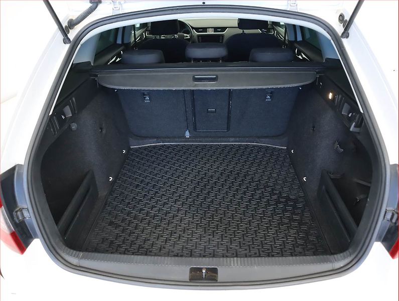 Škoda Octavia (2019) 1.6 TDI, Navi, Tempomat - fotka 14 z 21
