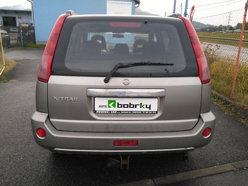 Nissan X-Trail 2,5i AWD /121 kW/  - fotka 37 z 37