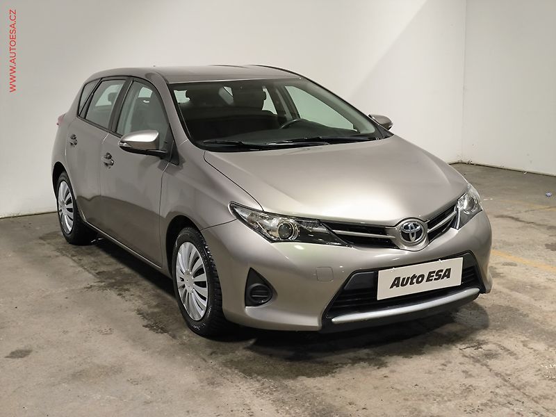 Toyota Auris (2015) 1.3 VVT-i, Cool, +kola - fotografie inzerátu