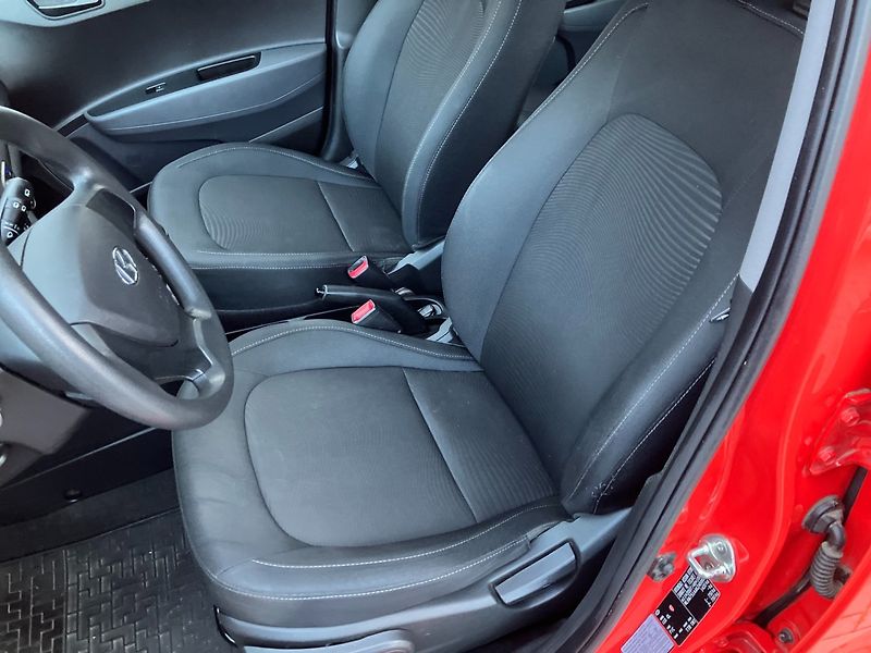 Hyundai i10 (2019) 1.0 FAMILY CLUB KLIMA 1.MAJ.ČR - fotka 16 z 22