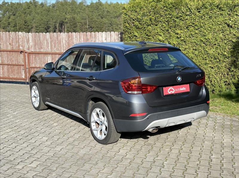 BMW X1 2,0 20d xDrive NAVI XENON - fotka 4 z 37