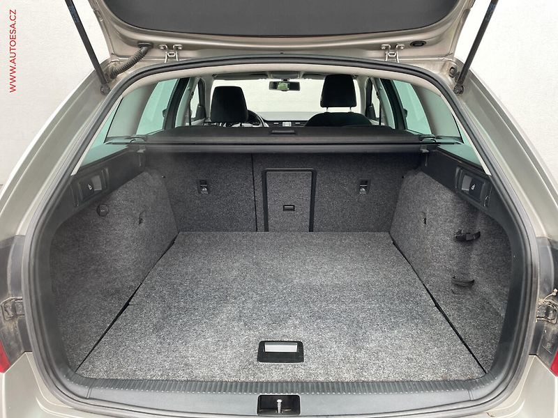 Škoda Octavia (2014) 2.0 TDi, Elegance, +kola - fotka 7 z 21