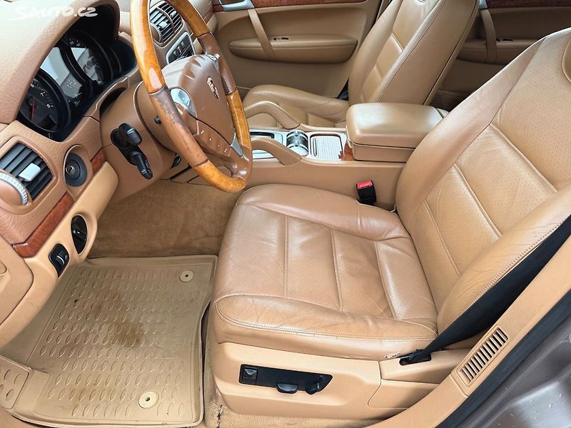 Porsche Cayenne 3.2 V6, 4X4, Automat - fotka 12 z 37