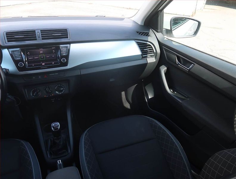 Škoda Fabia (2018) Ambition Plus 1.0 TSI - fotka 8 z 17