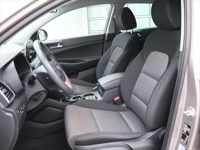 Hyundai Tucson 2,0 CRDi 136kW 4x4 CZ Aut - fotka 10 z 29