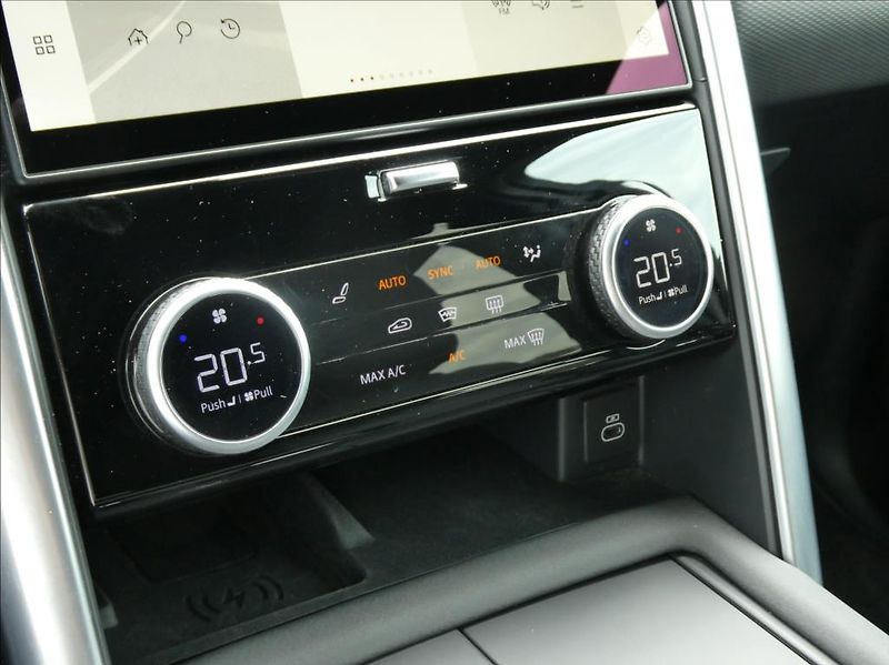 Land Rover Discovery 3,0 D250 R-Dynamic SE 1Maj DPH - fotka 26 z 51