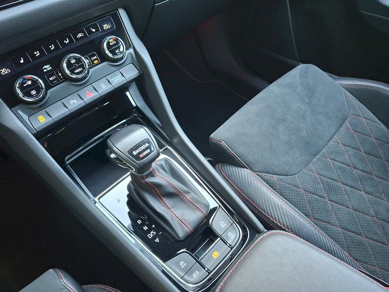 Škoda Kodiaq (2023) RS Challenge DSG 4x4 2,0TSi 18 - fotka 25 z 35