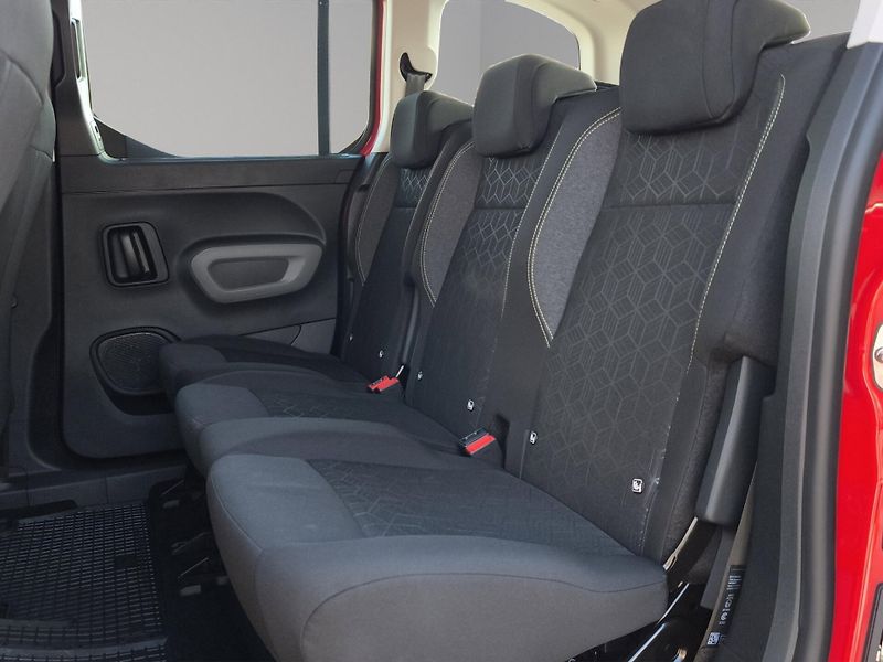 Peugeot Rifter (2019) ACTIVE 1.2 PureTech 81kW, ČR, - fotka 22 z 24