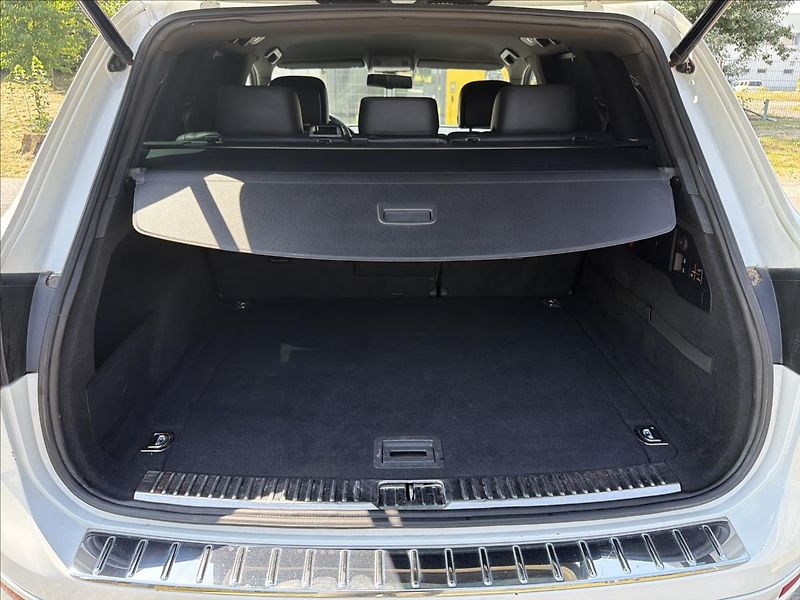 Volkswagen Touareg 3,0 TDi 180 Kw Highline tažné - fotka 35 z 38