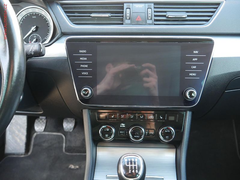 Škoda Superb (2019) 2.0 TDi, Ambition, navi, LED - fotka 11 z 19