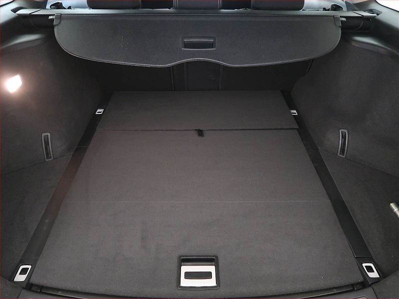 Toyota Avensis (2016) 2.0 D-4D, Serv.kniha, Navi - fotka 14 z 17