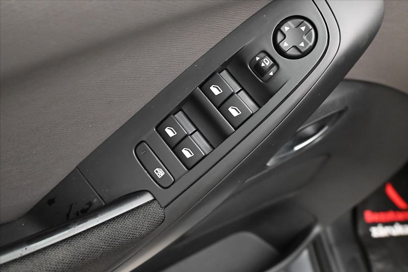 Citroën Grand C4 Picasso 2,0 HDI 110 kW 7 míst MANUÁL Z - fotka 21 z 26