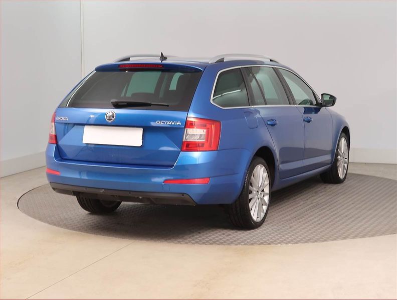 Škoda Octavia (2014) Style 1.6 TDI, Serv.kniha - fotka 5 z 16