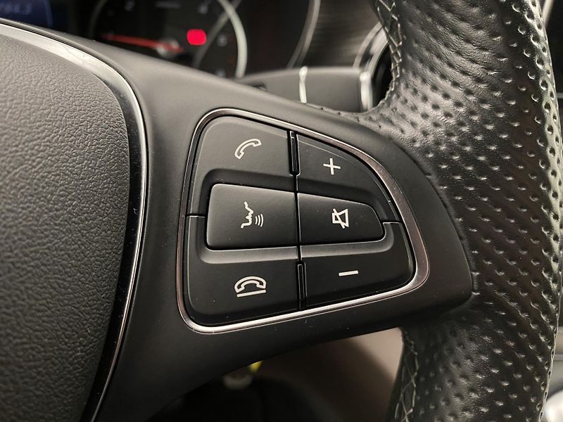 Mercedes-Benz Třídy V V300d 4MATIC AMG, AIRMATIC, CZ - fotka 20 z 58