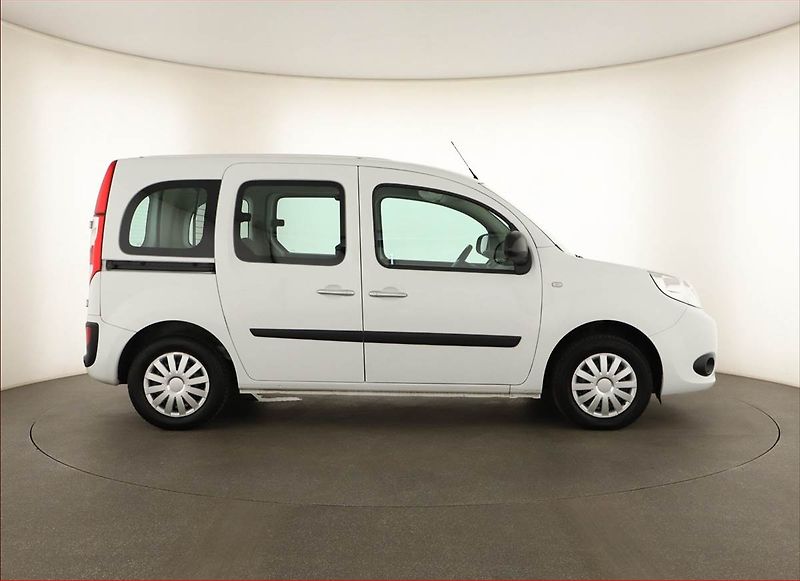Renault Kangoo (2021) Zen 1.5 dCi, 5Míst, ČR, 1Maj - fotka 6 z 13