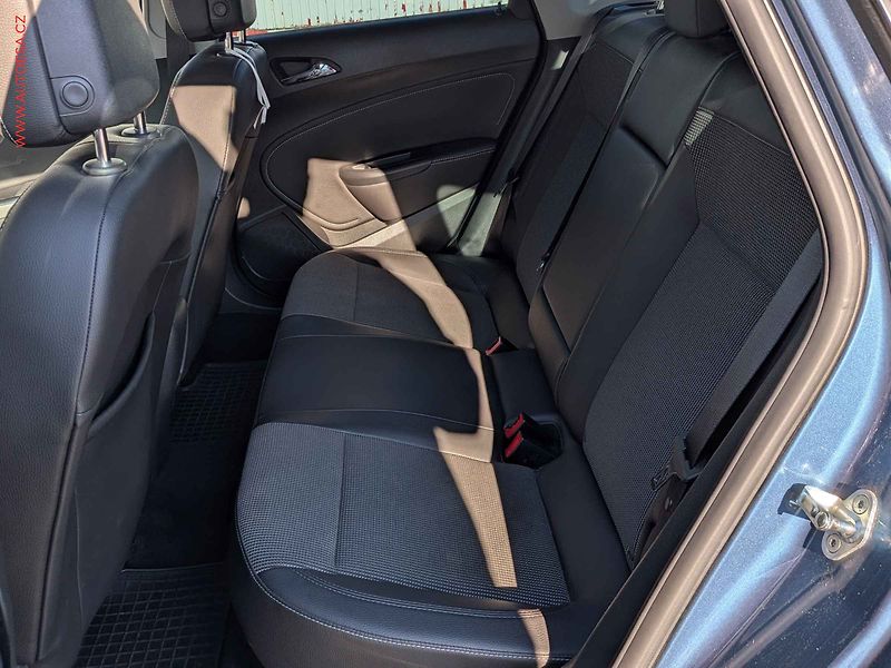 Opel Astra (2013) 1.4T, ČR, AC, tempo - fotka 10 z 13