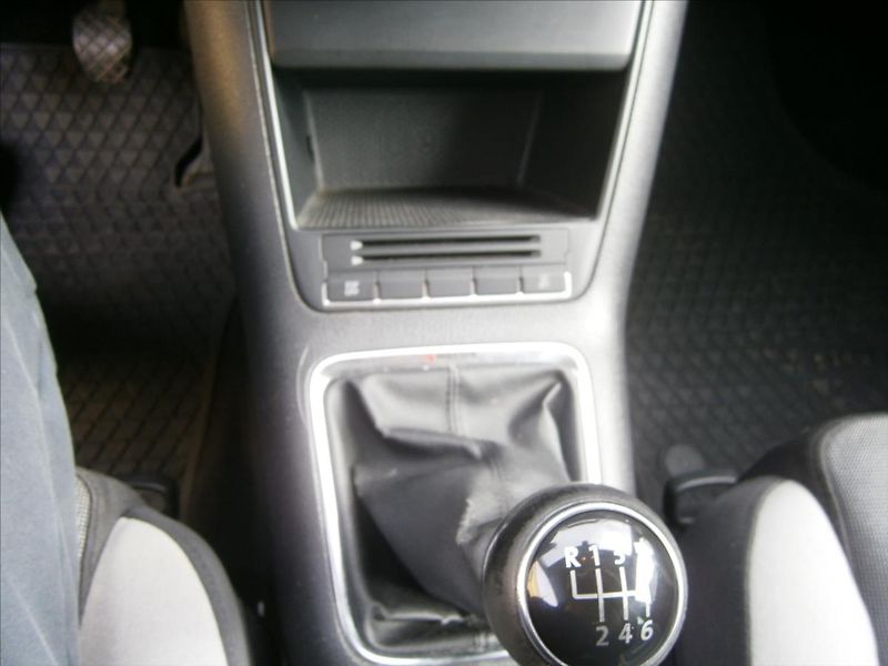 Volkswagen Tiguan 2,0 TDI 4 MOTION 125 KW - fotka 16 z 19