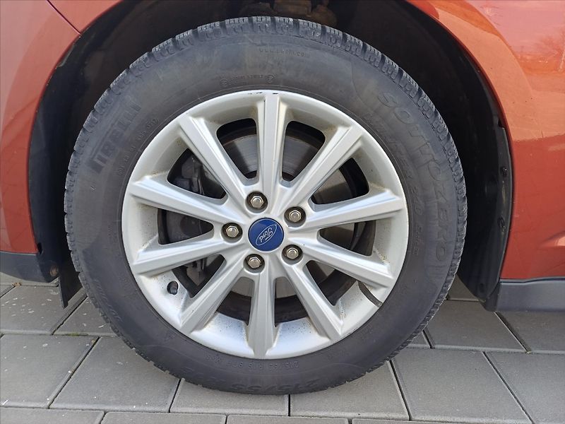 Ford C-MAX 1,5   1.5EcoBoost 110Kw - fotka 22 z 27