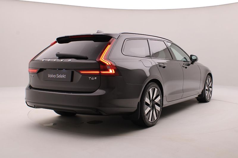 Volvo V90 T6 AWD PLUG-IN PLUS DARK TAŽNÉ - fotka 13 z 53