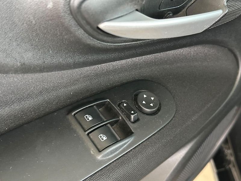 Fiat Punto 1.4i,ČR - fotka 9 z 15