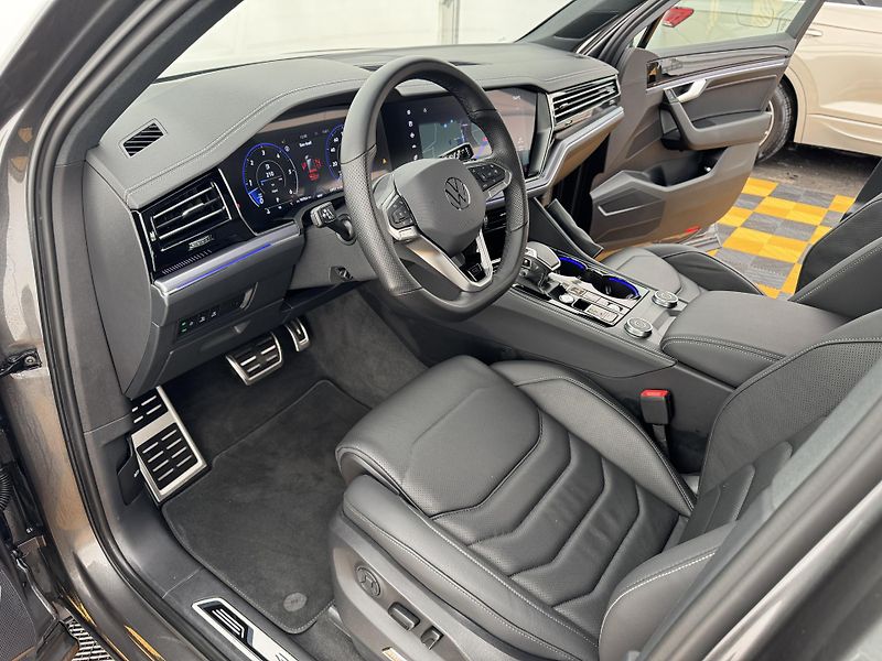 Volkswagen Touareg 3.0Tdi*1-MAJ*DPH*HUD*R-LINE* - fotka 8 z 50