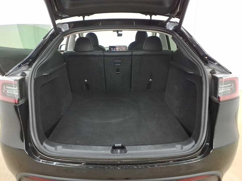 Tesla Model Y LONG RANGE DUAL MOTOR TZ 95,0% - fotka 11 z 14