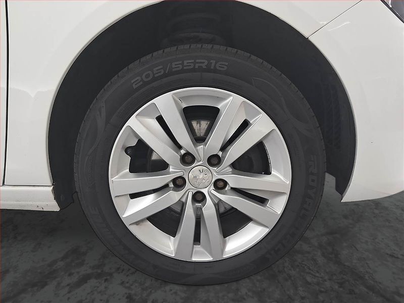 Peugeot 308 (2017) 1.6 BlueHDi, Serv.kniha - fotka 14 z 16