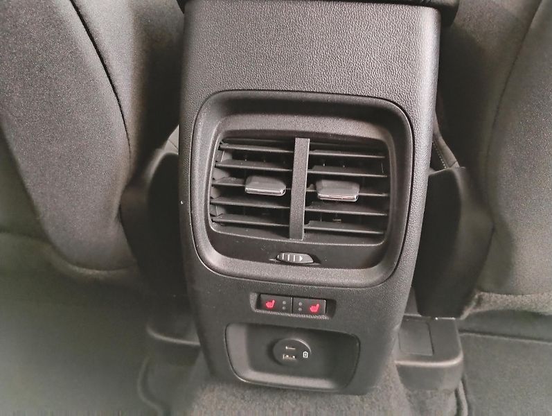 Ford Kuga 1.5T EcoBoost, Titanium  - fotka 13 z 26