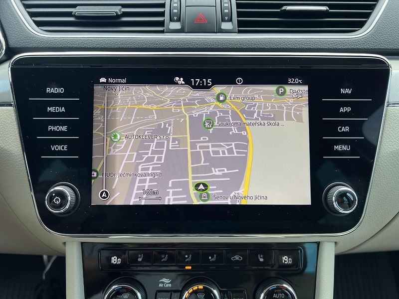 Škoda Superb 2.0TDi 110kw L&K ČR 1.MAJ DPH - fotka 22 z 50