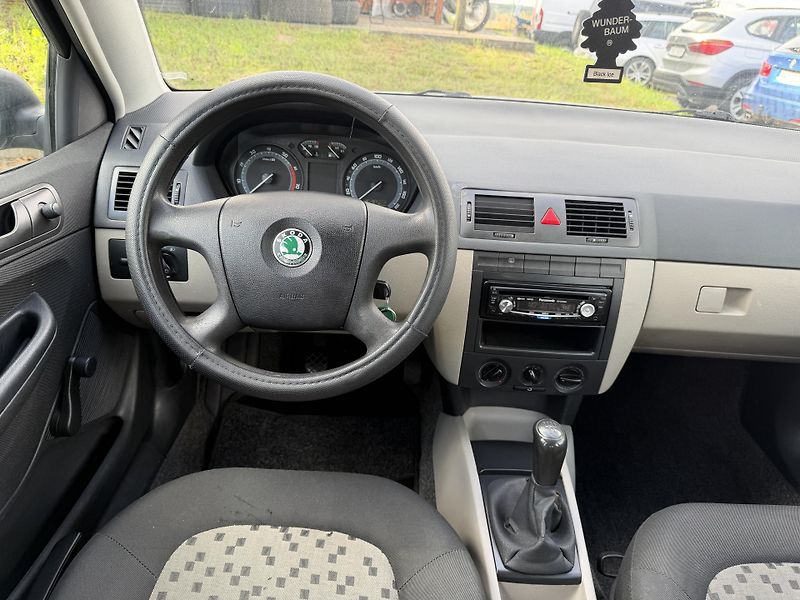 Škoda Fabia 1.2i - fotka 13 z 20