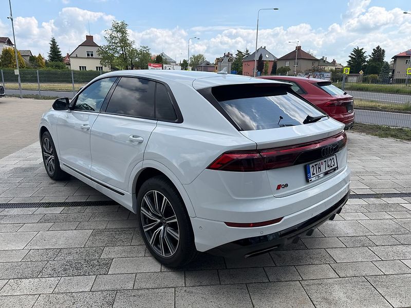 Audi Q8 S-line  50TDI 210kW webasto - fotka 3 z 25