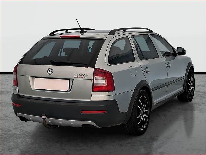 Škoda Octavia (2011) Scout 2.0 TDI, 4X4, Xenony - fotka 5 z 16