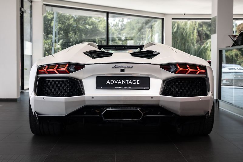 Lamborghini Aventador - fotka 3 z 25