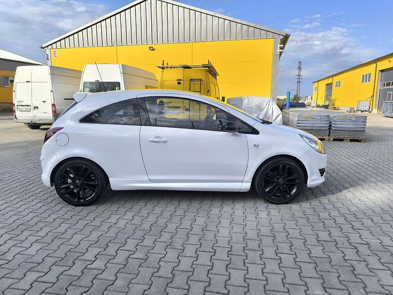 Opel Corsa 1.3 DOLOŽENÉ KM,SERVISNÍ KN - fotka 11 z 43