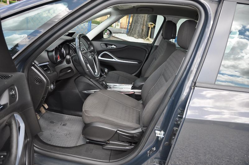 Opel Zafira TOURER 2.0CDTi 121kW Active - fotka 6 z 17