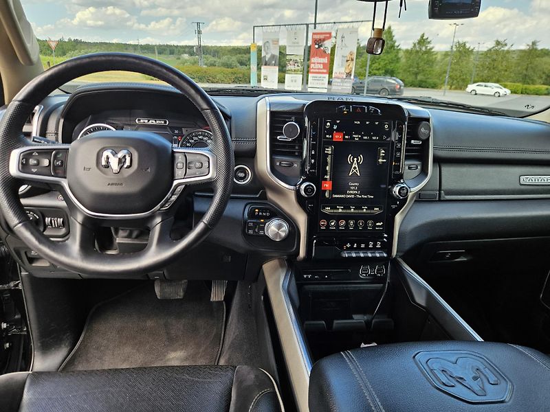 RAM 1500 (2019) 5.7HEMI + LPG LARAMIE - fotka 15 z 38