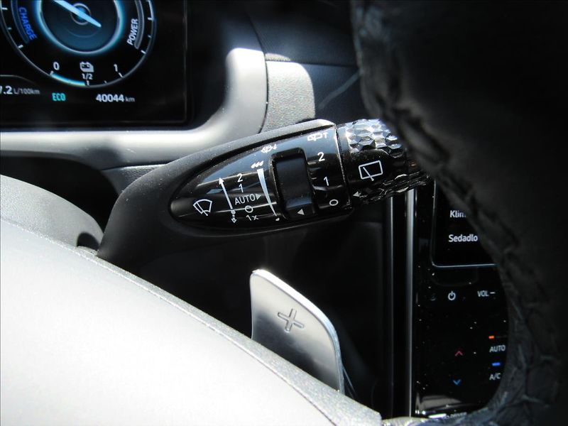 Hyundai Tucson 1,6 T GDI Mild Hybrid AWD AUT - fotka 23 z 37