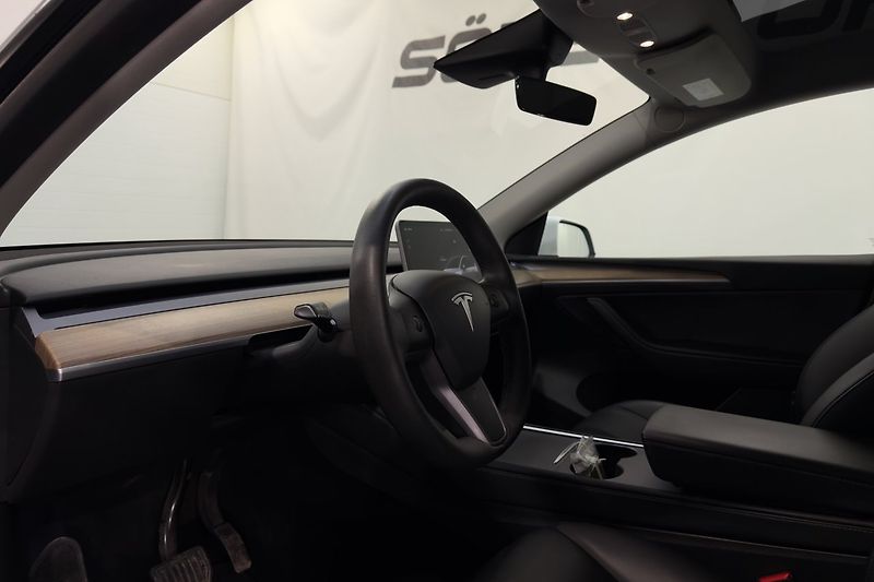 Tesla Model Y Long Range AWD Tažné - fotka 10 z 23