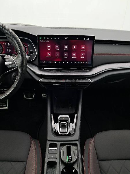 Škoda Octavia (2025) IV RS 2.0 TSI / 195 kW  DSG7 - fotka 18 z 32