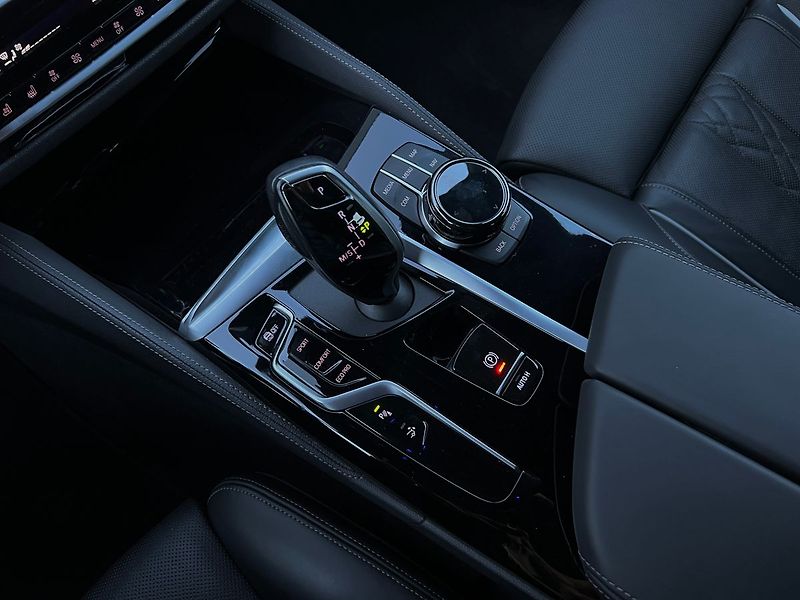 BMW Řada 6 (2023) 640d xDrive GT-M-PACKET - fotka 36 z 43
