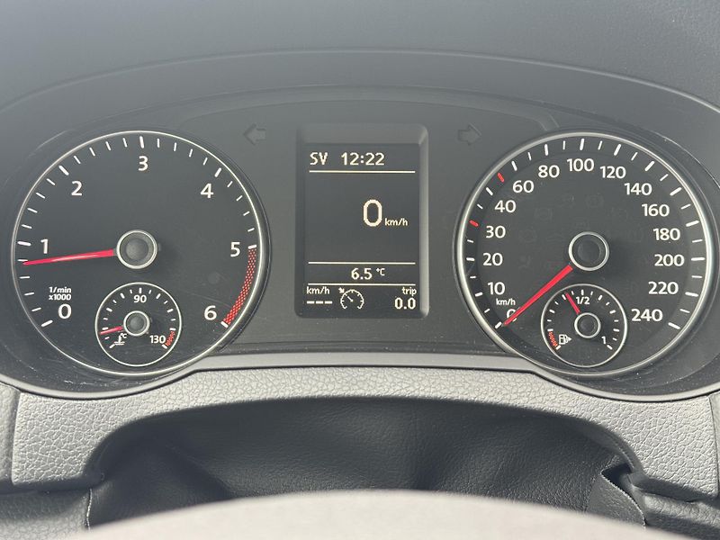 Seat Alhambra (2014) 2.0TDi MAN Style,7míst, tažné  - fotka 34 z 51