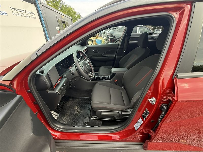 Hyundai Kona 1,6 T-GDI 125kW DCT N-Line 4WD - fotka 7 z 22