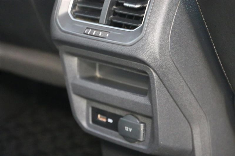Volkswagen Tiguan Allspace 2,0 Tsi, 4motion, 7míst - fotka 30 z 44