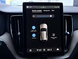Volvo XC60 B5 AWD // PLUS DARK + sada kol - náhled 31