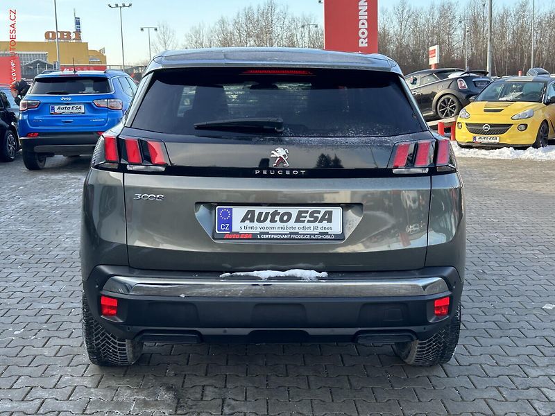 Peugeot 3008 (2018) 1.2 PT, Allure, AT, navi - fotka 5 z 24