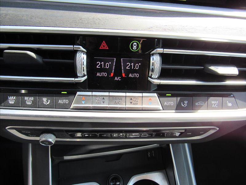 BMW X7 3,0 d xDrive30d 195 kW 7 míst - fotka 24 z 44
