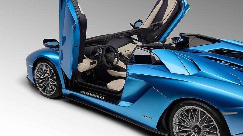 Lamborghini Aventador S Roadster.