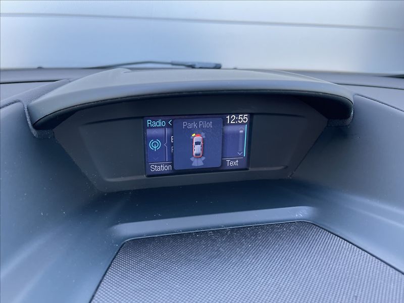 Ford Grand C-MAX 1,6 i 110KW TITANIUM 7.MÍST - fotka 14 z 25