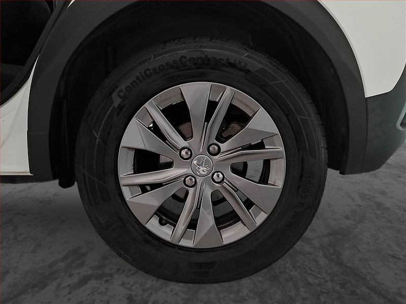Peugeot 2008 (2020) 1.2 PureTech, Tempomat - fotka 14 z 18